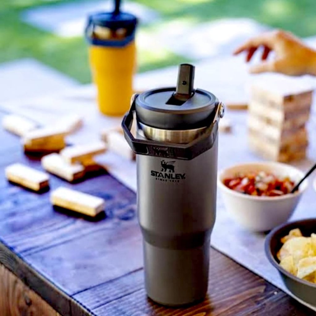Keunggulan Luar Biasa Iceflow™ Flip Straw Tumbler 30 oz