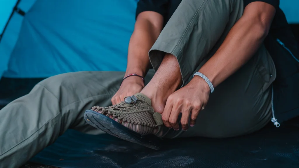 Sepatu Hiking & Gunung: Cara Memilih yang Tepat untuk Pendakian (2026)